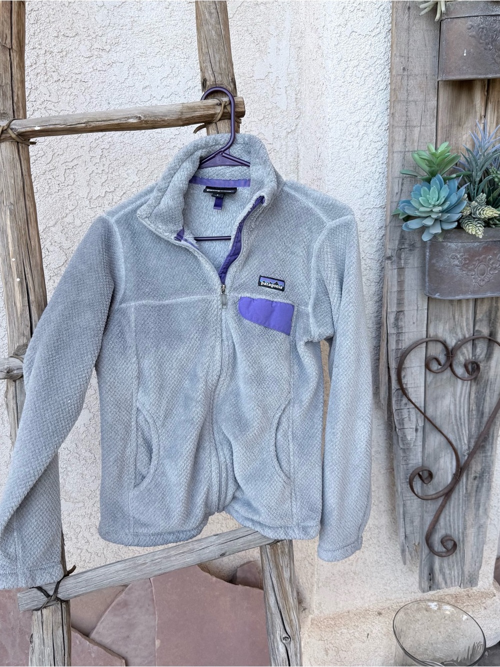 Patagonia Gray Fleece Zipper Jacket with Purple Accent - Size Small